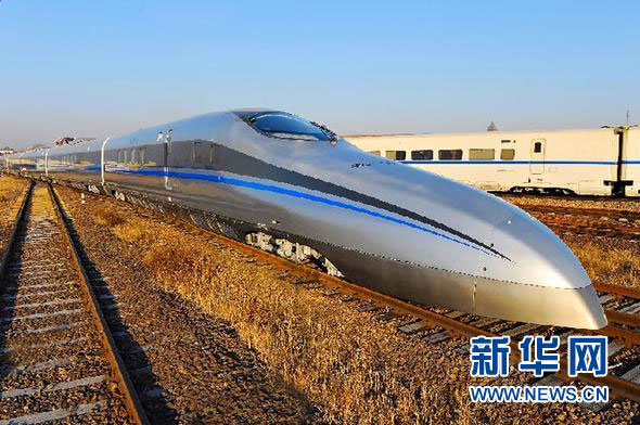 这是停放在测试线上的实验列车(12月22日摄)。 新华社发(窦欣 摄)
